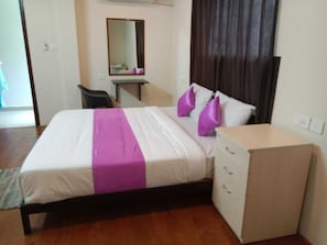 Deluxe-Doppelzimmer | Zimmersafe, Schreibtisch, laptopgeeigneter Arbeitsplatz