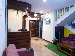 Reception - Hotel Crescent Shine (Bengaluru)