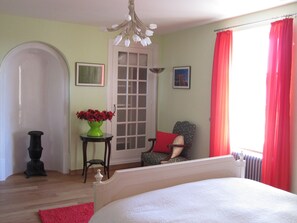 3 chambres, fer et planche à repasser, lit parapluie, Wi-Fi gratuit
