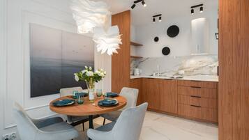 Dishwasher, cookware/dishes/utensils