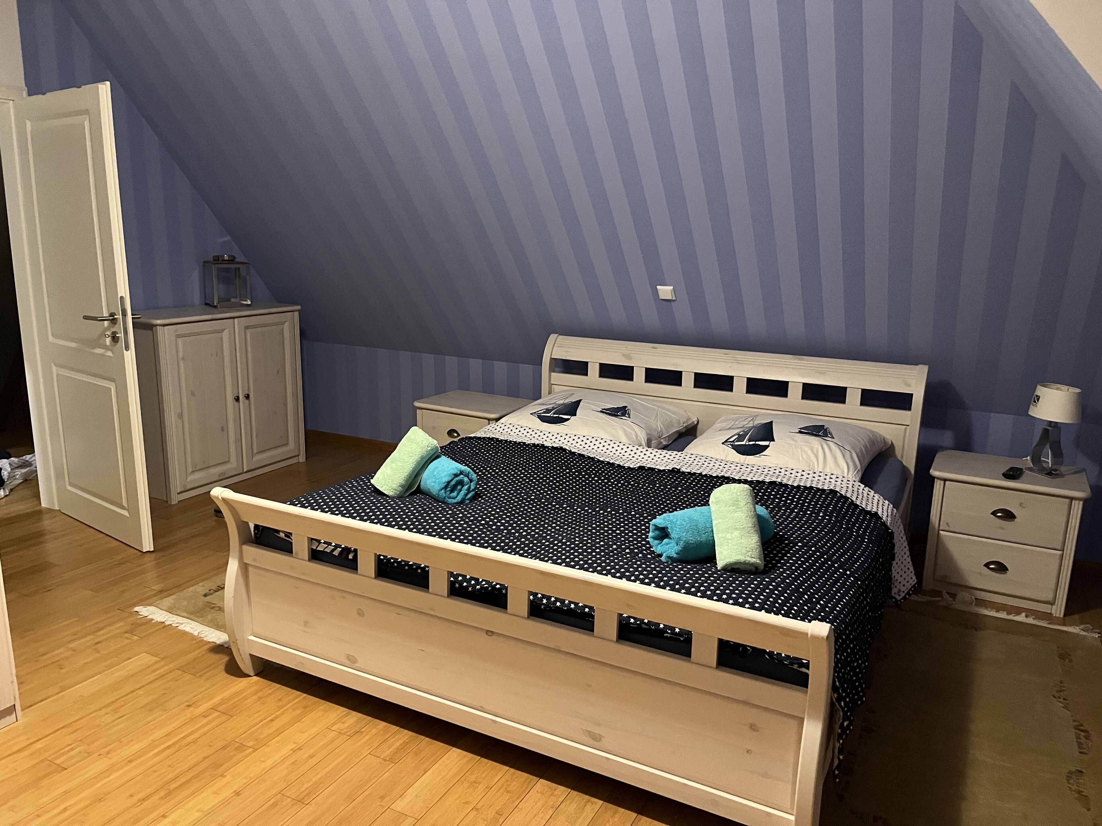 6 Schlafzimmer, Zimmersafe, Bügeleisen/Bügelbrett, Reisekinderbett