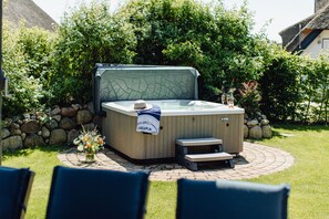 Outdoor spa tub - Cozy thatched house on the Baltic Sea (Zinnowitz)