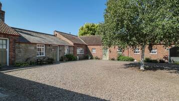 Cottage | Property grounds