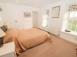 1 habitación, decoración personalizada y muebles diferentes 