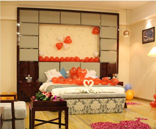 Club Room | 1 bedroom, free WiFi