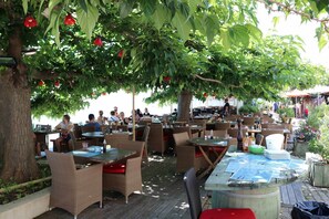 Ristorazione all'aperto