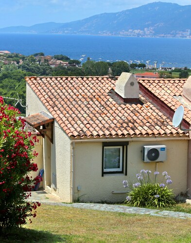 Maison au calme à 1km des plages, avec tennis et piscines communes