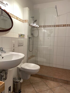 Douche, sèche-cheveux