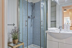 Apartemen | Kamar mandi
