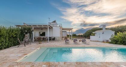 Villa Sara con Piscina by Wonderful Italy