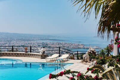 Outstanding Villa Paparouna with large private pool