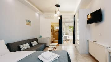 3 Schlafzimmer, Schreibtisch, Bügeleisen/Bügelbrett, Reisekinderbett