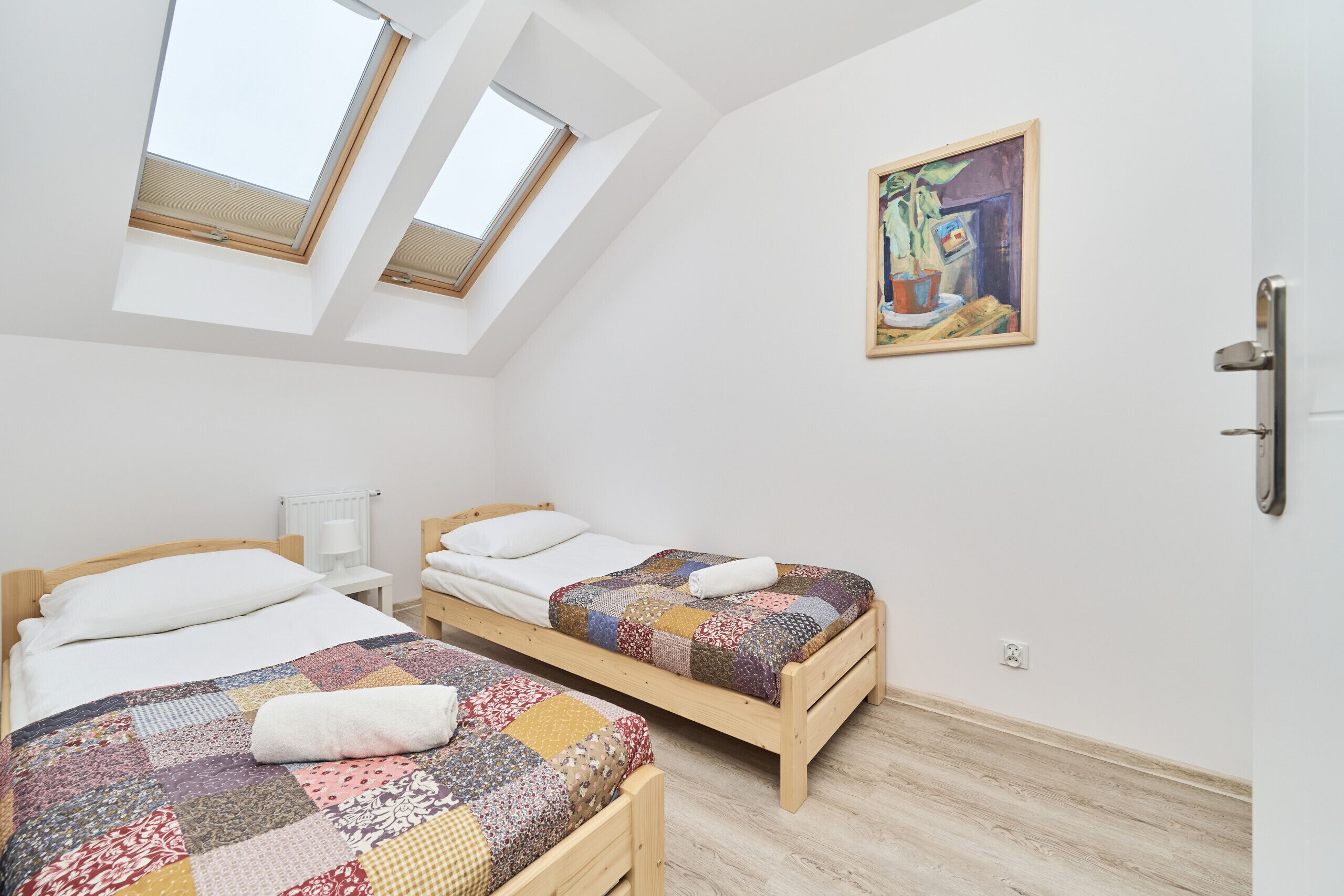 1 bedroom, bed sheets