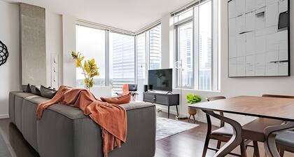 2BR+Den Penthouse | Gym, Pool |Bellevue| Sophari A