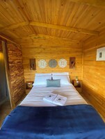 Edredones de plumas, mobiliario individual, escritorio