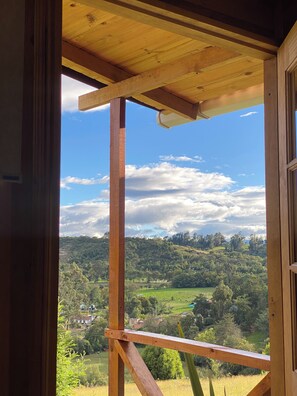 傳統小屋 | 羽絨被、獨特裝修、書桌、手提電腦工作空間