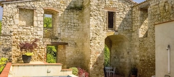 Last minute promotion Domaine de Saussignac grand gîte haut-de-gamme Maubec