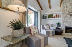 Fernseher, Kamin, DVD-Player, Arbeitsbereiche