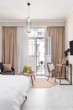 Suíte estúdio luxo | Área de estar | Smart TV, Netflix, serviços de streaming, escritórios