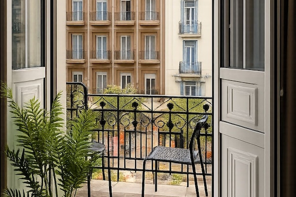 Deluxe studio suite | Luxe beddengoed, donsdekens, Tempur Pedic-bedden, een kluis op de kamer