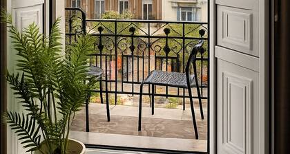 BLACK ONYX COMFORT SUITES