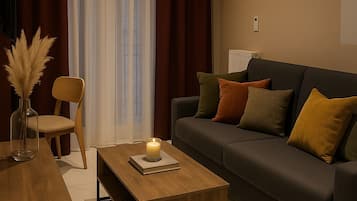 Family Apartment, 1 Bedroom, Non Smoking, Kitchenette | Living area