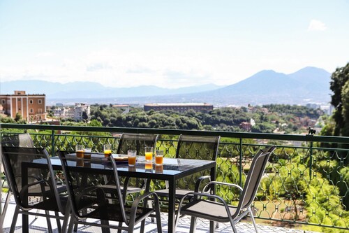 Appartamento con Terrazzo a Capodimonte