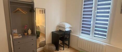 1 chambre, fer et planche à repasser, Wi-Fi, draps fournis