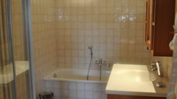 Chambre Double Confort | Salle de bain