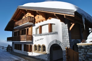 Exterior - Les Petits Mélèzes (Lens)