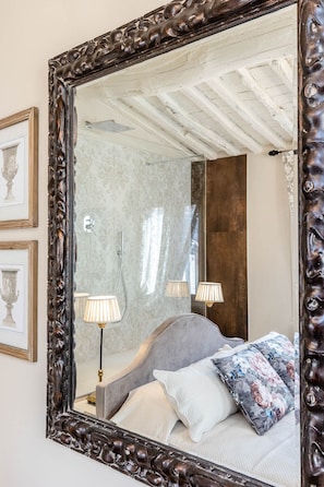 1 chambre, fer et planche à repasser, Wi-Fi gratuit, draps fournis