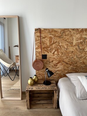 1 Schlafzimmer, Schreibtisch, Bügeleisen/Bügelbrett, Reisekinderbett