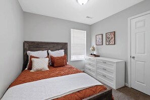 2 habitaciones, camas con efecto memoria y wifi gratis 