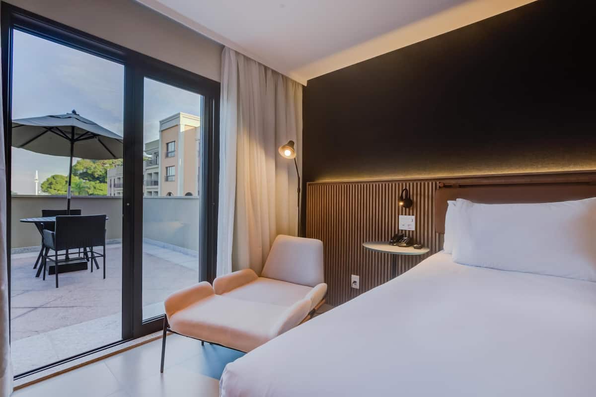 Een minibar, individueel gedecoreerd, gratis wifi, beddengoed
