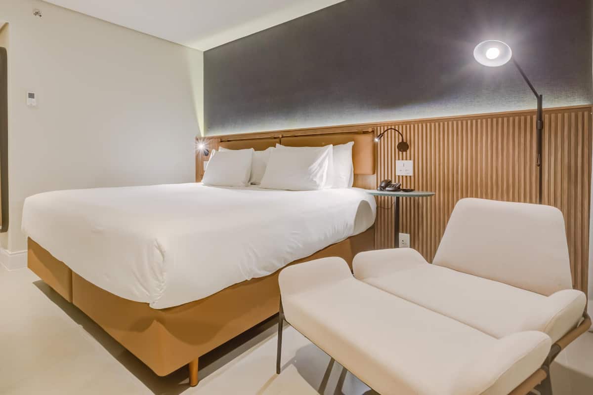 Een minibar, individueel gedecoreerd, gratis wifi, beddengoed