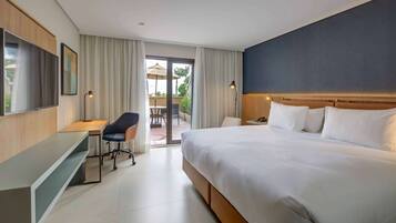 Minibar, individually decorated, free WiFi, bed sheets