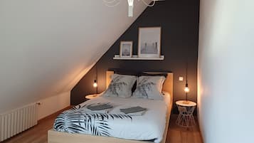 5 bedrooms, iron/ironing board, travel crib, free WiFi