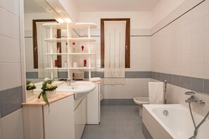 3 bedrooms - Le Ortensie 1 Apartment by Wonderful Italy (Soiano del Lago)