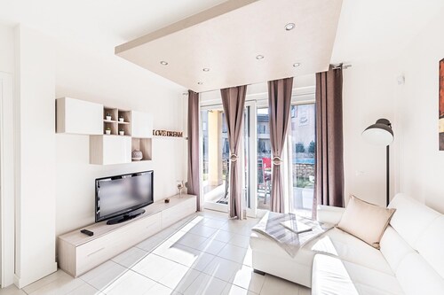 Le Corti Caterina B2 Apartment by Wonderful Italy