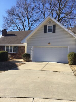 Exterior - 5 Star Location (Springfield)