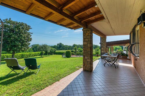 Casa Alba con Giardino e Patio