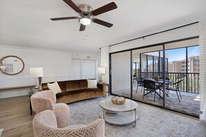 Smart TV - 3 Bedroom Penthouse with Stunning Sunset Views of Blackburn Bay! (Osprey)