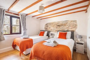 2 chambres, fer et planche à repasser, lit de bébé portatif, Wi-Fi