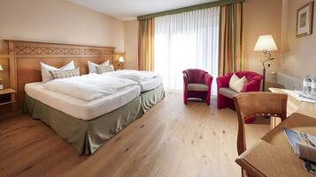 Kahden hengen huone | Työpöytä, ilmainen Wi-Fi, vuodevaatteet