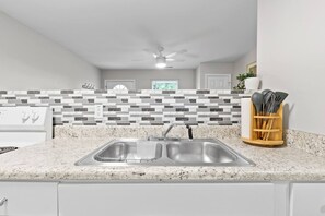 Fridge, microwave, oven, stovetop - 2bd/2ba workforce housing near Chatt hospitals! (Chattanooga)