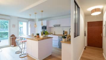 Réfrigérateur, micro-ondes, four, lave-vaisselle