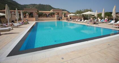 Sun House con Piscina by Wonderful Italy