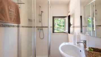 House | Bathroom
