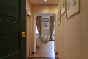 Apartment | 2 bedrooms - La Finestra sul Cortile di Via Roma by Wonderful Italy (Genoa)
