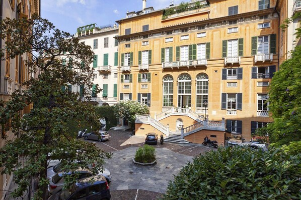 Apartment | 2 bedrooms - La Finestra sul Cortile di Via Roma by Wonderful Italy (Genoa)